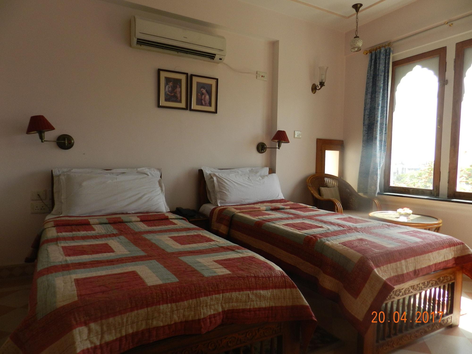 Om Niwas Suite Hotel Джайпур Екстер'єр фото